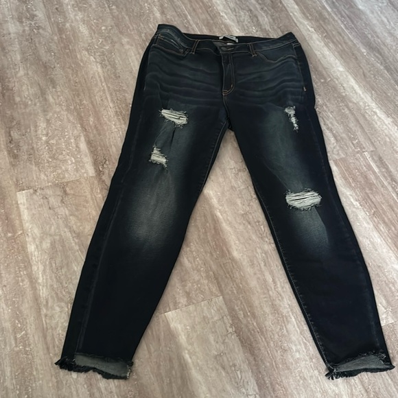 refuge Denim - Refuge distressed jeans